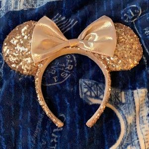 Authentic Disney minnie mouse Rose Gold ears